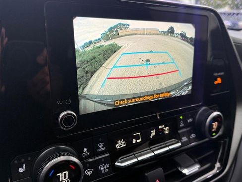 Used 2024 Toyota Highlander XLE image 27
