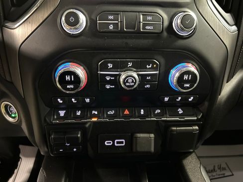 Used 2020 GMC Sierra 2500 Denali w/ Denali Ultimate Package image 18