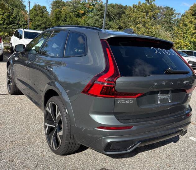 Used 2026 Volvo XC60 B5 Ultra AWD/4WD image 4