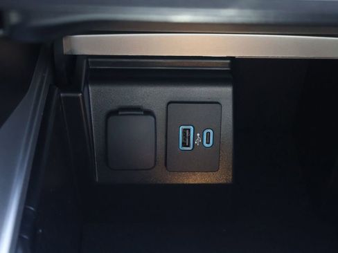 Used 2023 Ford Explorer XLT image 22