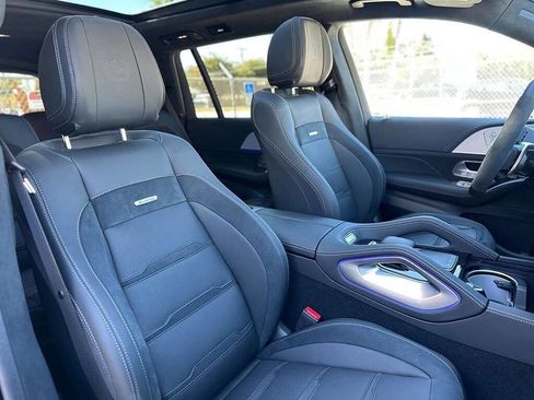 Used 2025 Mercedes-Benz GLS 63 AMG 4MATIC image 25