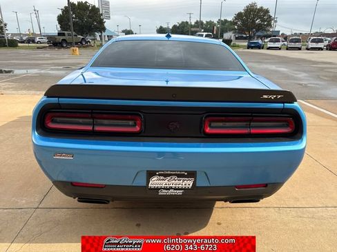 Used 2016 Dodge Challenger SRT Hellcat RWD image 4