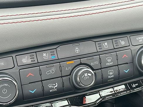 Used 2023 Dodge Durango GT AWD/4WD image 21