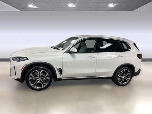 New 2026 BMW X5 sDrive40i w/ Parking Assistance Package image 2