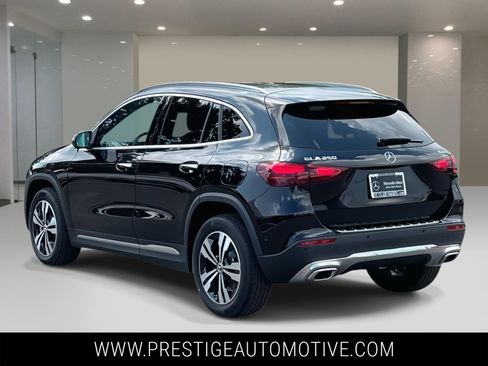Used 2026 Mercedes-Benz GLA 250 4MATIC image 3