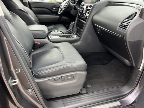 Used 2024 INFINITI QX80 Luxe image 11