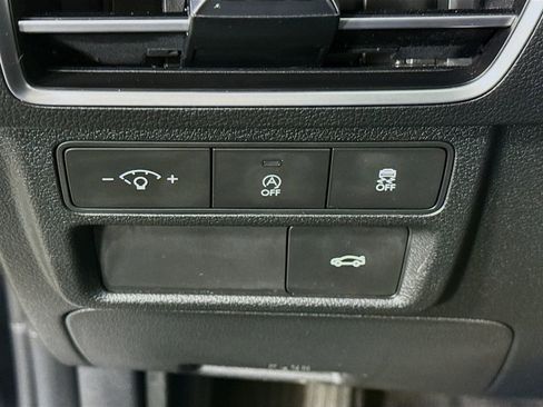 Certified 2025 Hyundai Sonata SE image 17