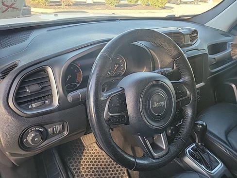 Used 2022 Jeep Renegade Limited image 9