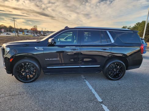 Used 2022 GMC Yukon SLT w/ SLT Premium Package image 8