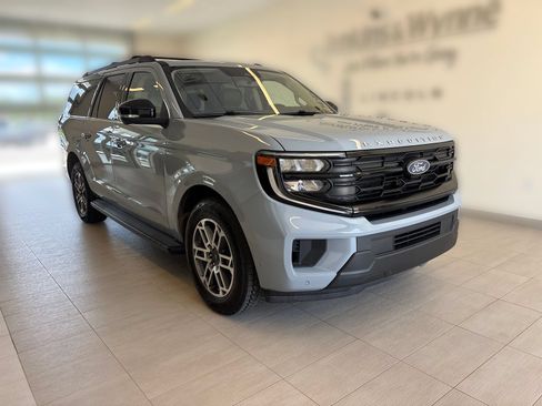 Certified 2025 Ford Expedition Max Active AWD/4WD image 4
