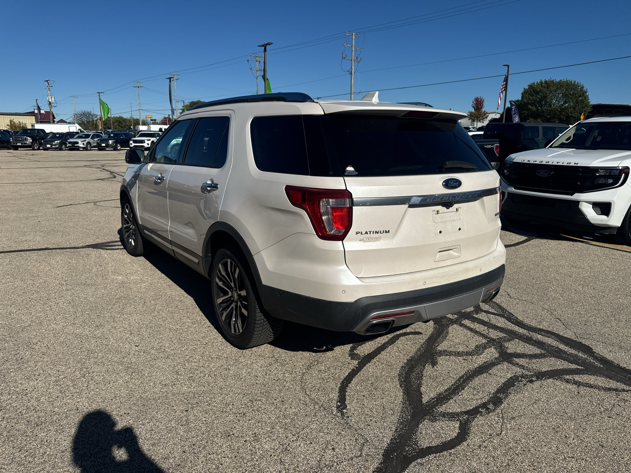 Used 2016 Ford Explorer Platinum AWD/4WD image 8
