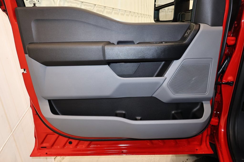 New 2026 Ford F550 4x4 Regular Cab Super Duty image 9