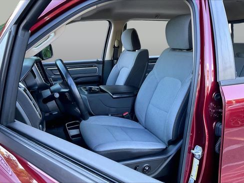 Used 2019 RAM 1500 Big Horn AWD/4WD image 7