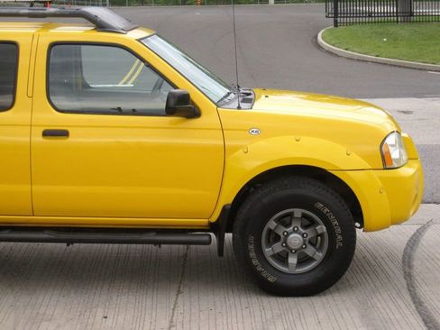 Used 2004 Nissan Frontier XE w/ (PWR) XE Pwr Pkg AWD/4WD image 10