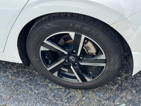 Used 2024 Nissan Sentra SV FWD image 7
