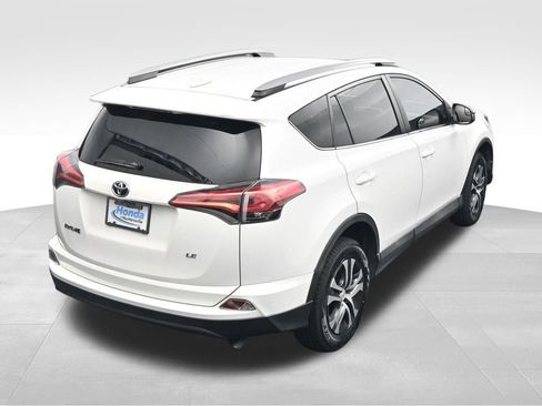 Used 2017 Toyota RAV4 LE FWD image 31