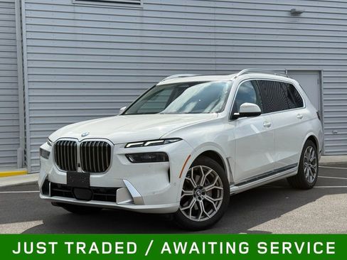 Used 2024 BMW X7 xDrive40i AWD/4WD image 1