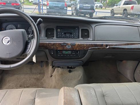 Used 2010 Mercury Grand Marquis LS image 9