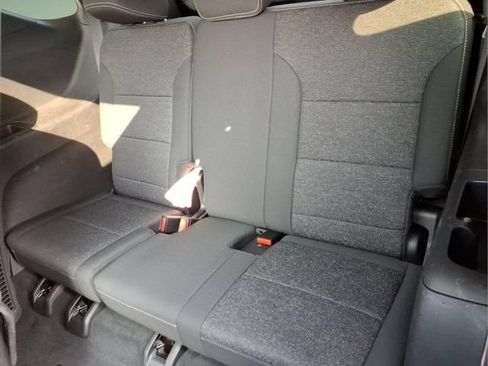 Used 2025 Chevrolet Traverse LT w/ Sun and Wheel Package FWD image 14