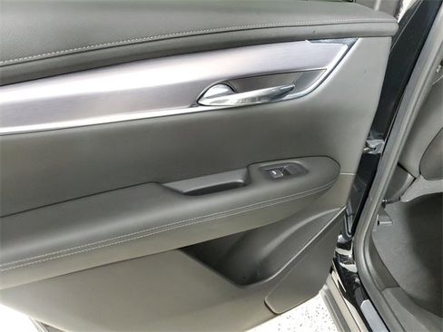 Used 2022 Cadillac XT6 Luxury image 10