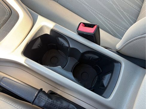 Used 2016 Ford Focus SE w/ SE Sport Package image 25