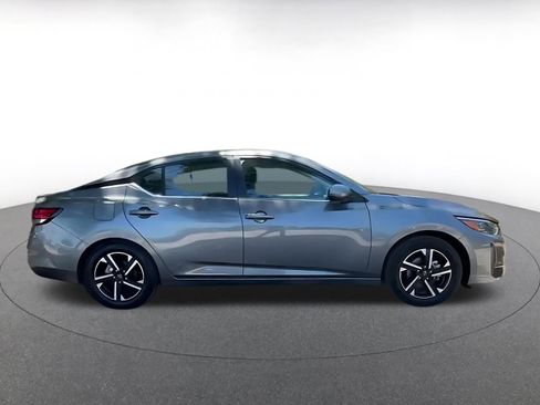 Used 2025 Nissan Sentra SV FWD image 17