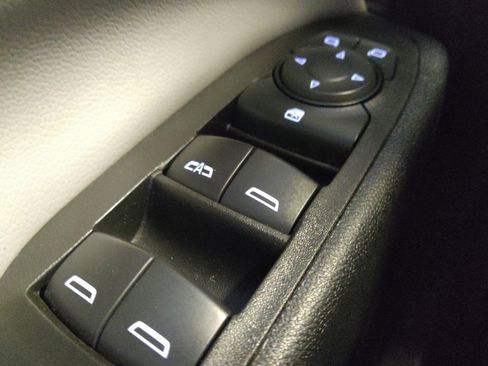 Used 2022 Chevrolet Equinox LS w/ LS Convenience Package FWD image 27