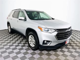 Used 2021 Chevrolet Traverse LT image 1