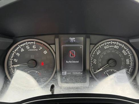 Used 2016 Toyota Tacoma TRD Off-Road w/ Premium & Technology Package AWD/4WD image 12
