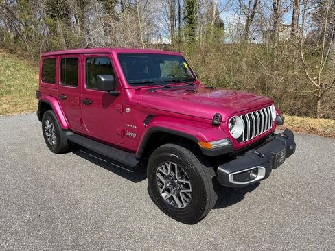 Used 2024 Jeep Wrangler Sahara w/ Safety Group image 4