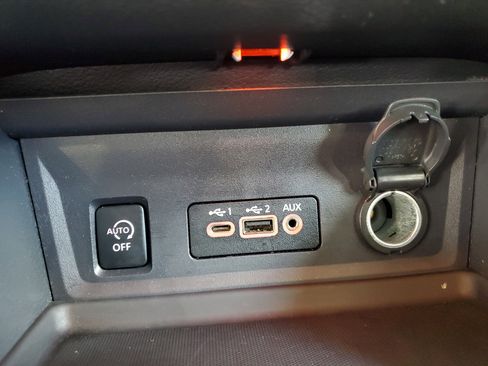 Used 2024 Nissan Sentra SV FWD image 28