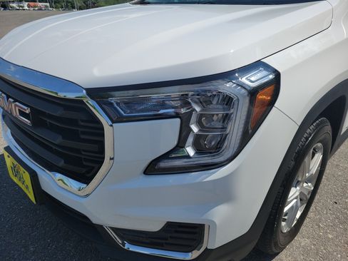Used 2023 GMC Terrain SLE w/ Driver Convenience Package AWD/4WD image 9