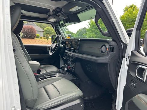 Used 2025 Jeep Gladiator Mojave AWD/4WD image 56