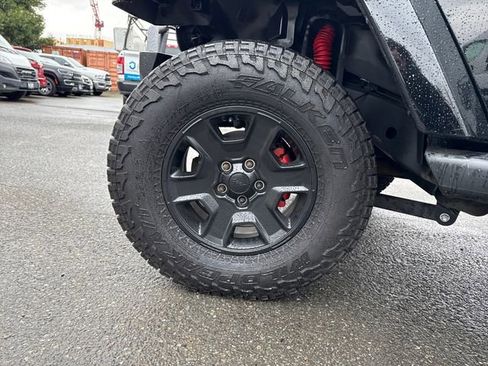 Used 2012 Jeep Wrangler Unlimited Sahara w/ Connectivity Group image 28