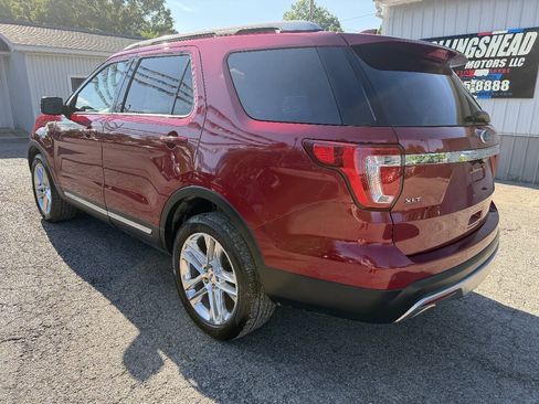 Used 2017 Ford Explorer XLT w/ Equipment Group 202A AWD/4WD image 7