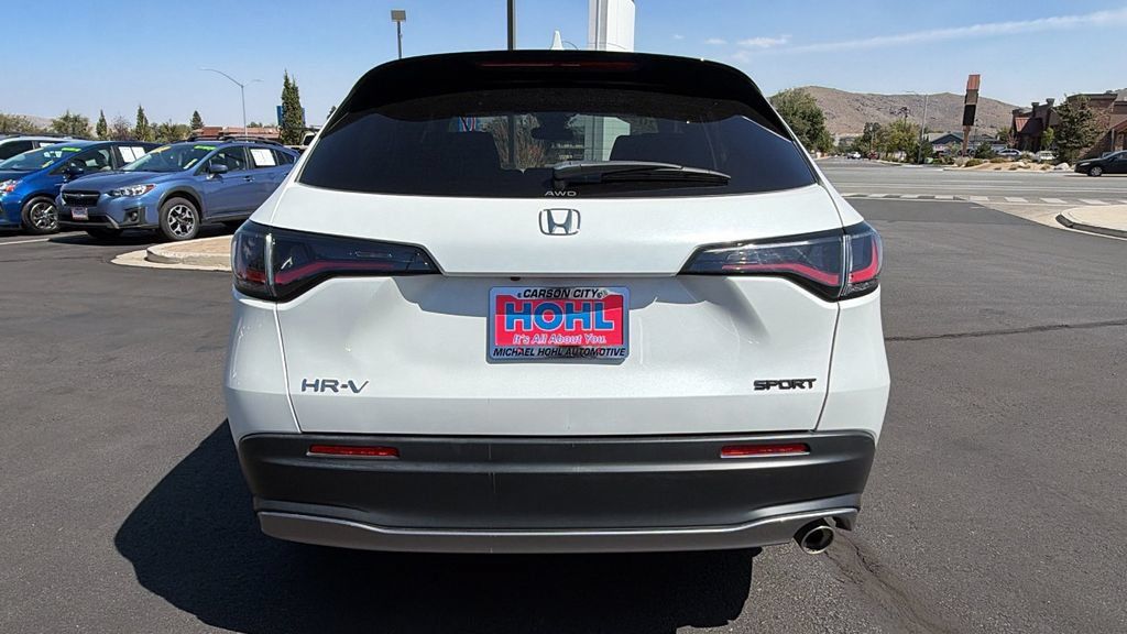 Used 2024 Honda HR-V Sport image 4