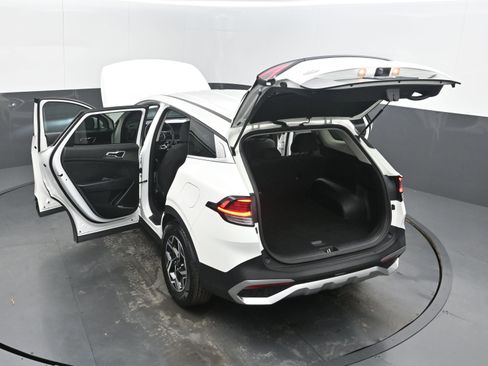 Used 2023 Kia Sportage LX image 44