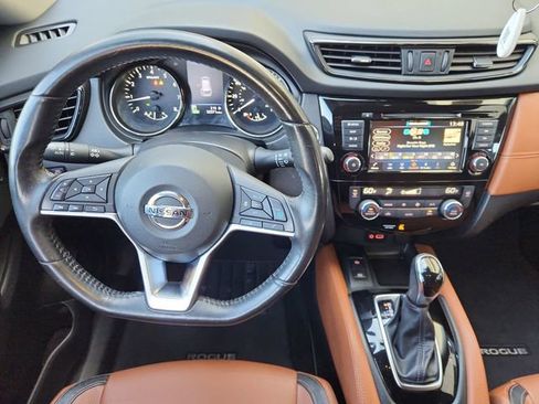 Used 2018 Nissan Rogue SL w/ Premium Package AWD/4WD image 11
