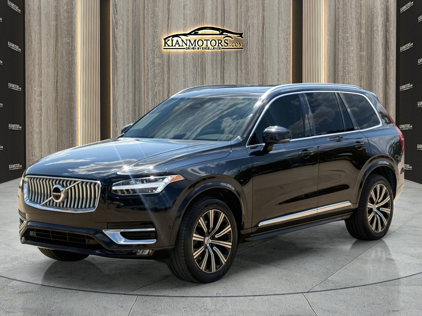 Used 2023 Volvo XC90 B6 Plus w/ Protection Package Premier AWD/4WD image 3