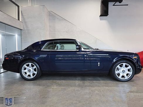 Used 2010 Rolls-Royce Phantom Coupe RWD image 3
