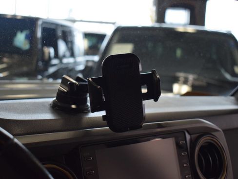 Used 2021 Toyota Tacoma TRD Sport w/ Technology Package image 49