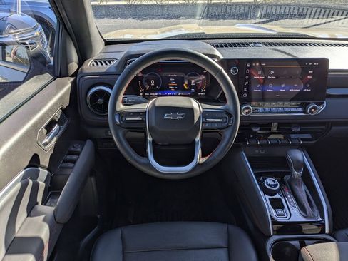 Used 2024 Chevrolet Colorado Z71 w/ Z71 Convenience Package 2 image 17