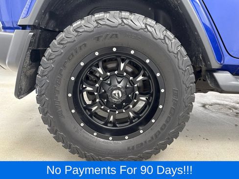 Used 2018 Jeep Wrangler Unlimited Sahara w/ Cold Weather Group AWD/4WD image 44