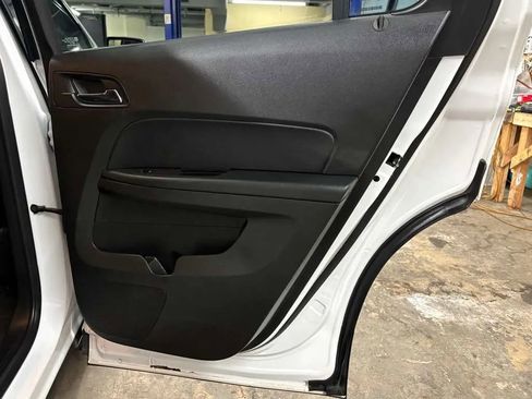 Used 2017 Chevrolet Equinox LT AWD/4WD image 28