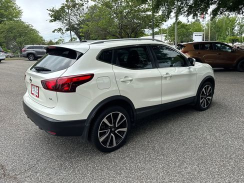Used 2017 Nissan Rogue Sport SL w/ SL Premium Package FWD image 5