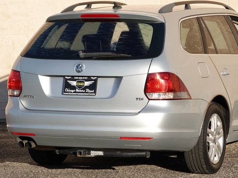 Used 2010 Volkswagen Jetta TDI FWD image 23