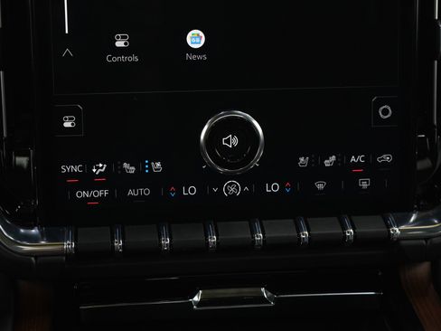 Used 2025 GMC Yukon XL Denali w/ Sun & Power Step Package AWD/4WD image 21
