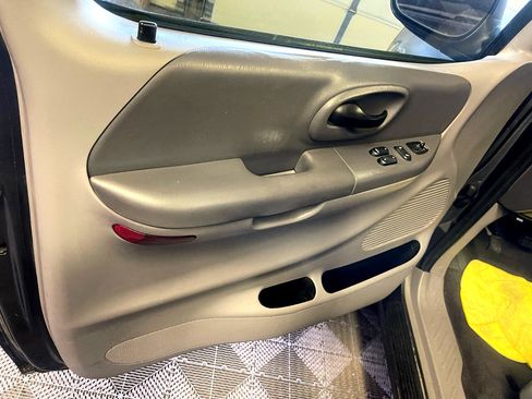 Used 2004 Ford F150 XLT image 26