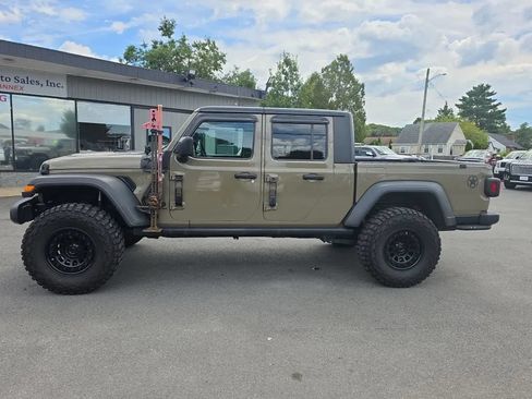 Used 2020 Jeep Gladiator Sport w/ Quick Order Package 23S AWD/4WD image 4