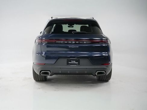 Certified 2025 Porsche Cayenne image 9